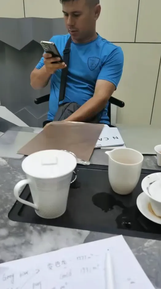 On August 2nd,Kazakhstan Clients Visit Jiashuncai Factory to Discuss Aluminum Composite Panel Order