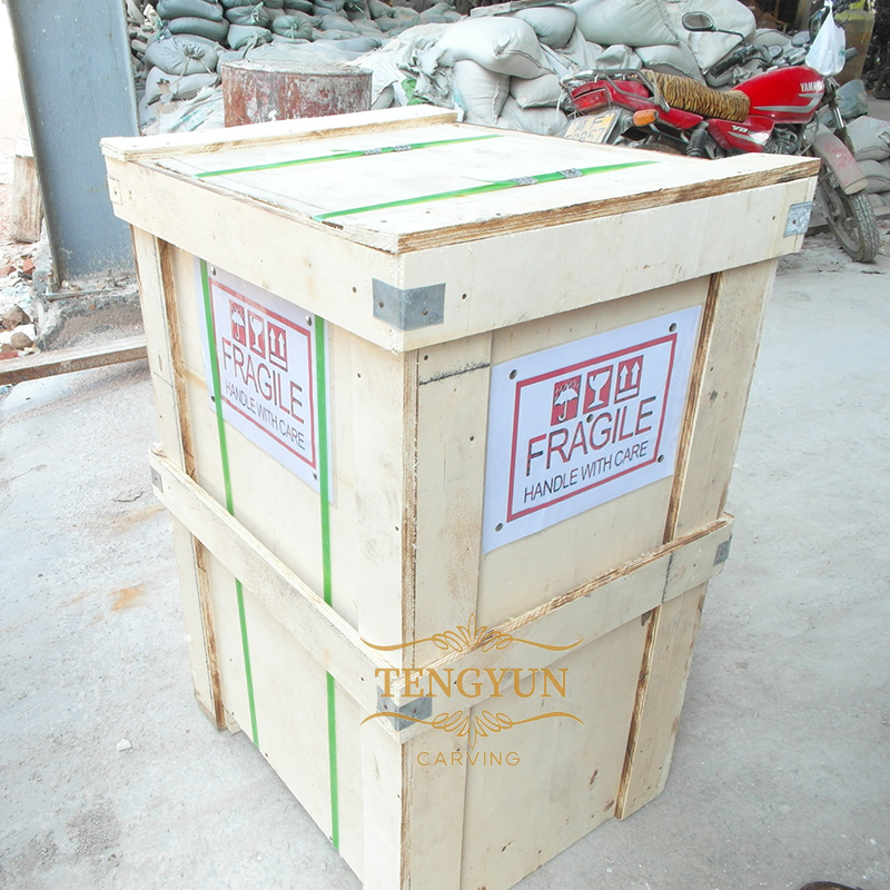 Bronze Eagle and Its Variants: Striking Sculptures for Outdoor and Indoor Charm