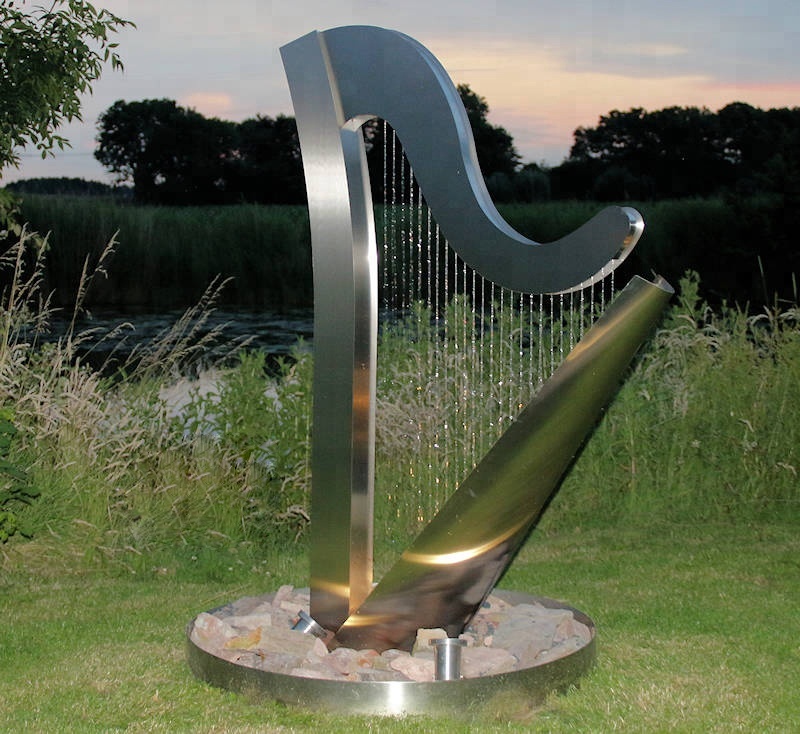 Modern Elegance: Stainless Steel Fountains for Contemporary Spaces