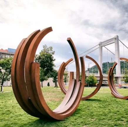 The Timeless Appeal of Corten Steel Sculpture in Modern Outdoor Art