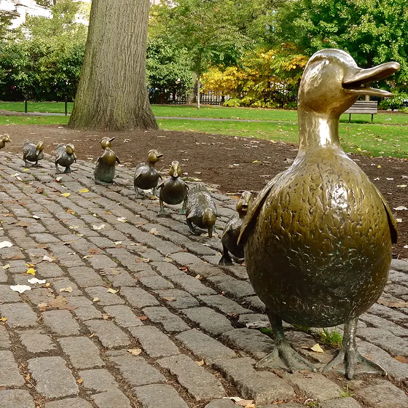 Bronze duck statue Make way for ducklings