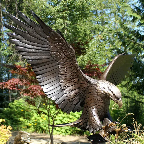 Life Size Bronze Eagle Sculpture for Garden Decoration