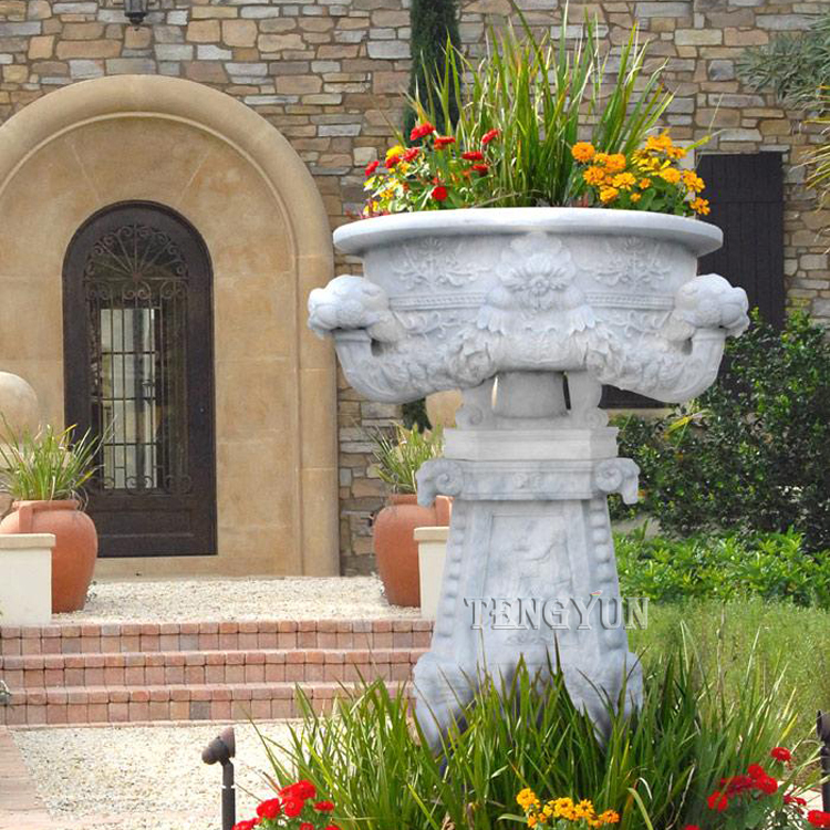 7 Tips On How To Choose And Place Garden Sculptures