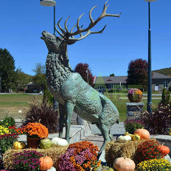 7 Tips On How To Choose And Place Garden Sculptures