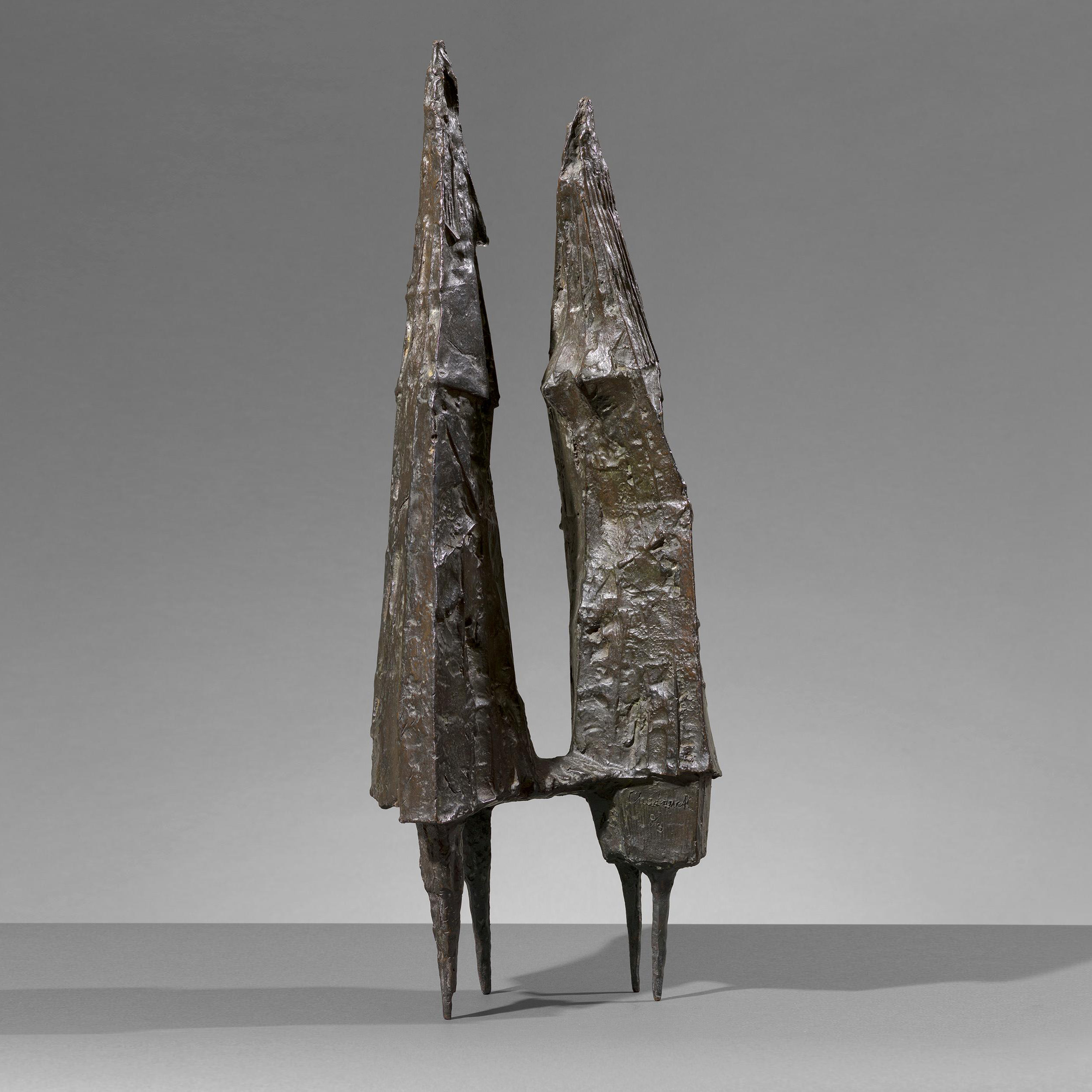 Lynn Chadwick teddy boy and teddy girl bronze abstract statue (1)