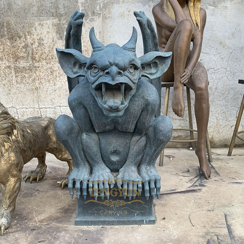 Custom made large bronze gargoyle statue on building Gothic gargoyles sculpture for sale (2)