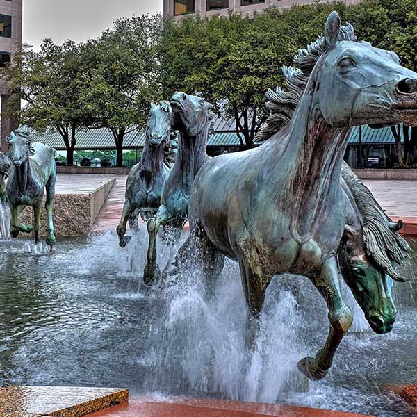 bronze horse fountain