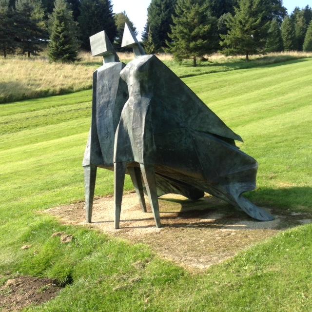 Replica lynn chadwick artwork bronze abstract couple statue (2)