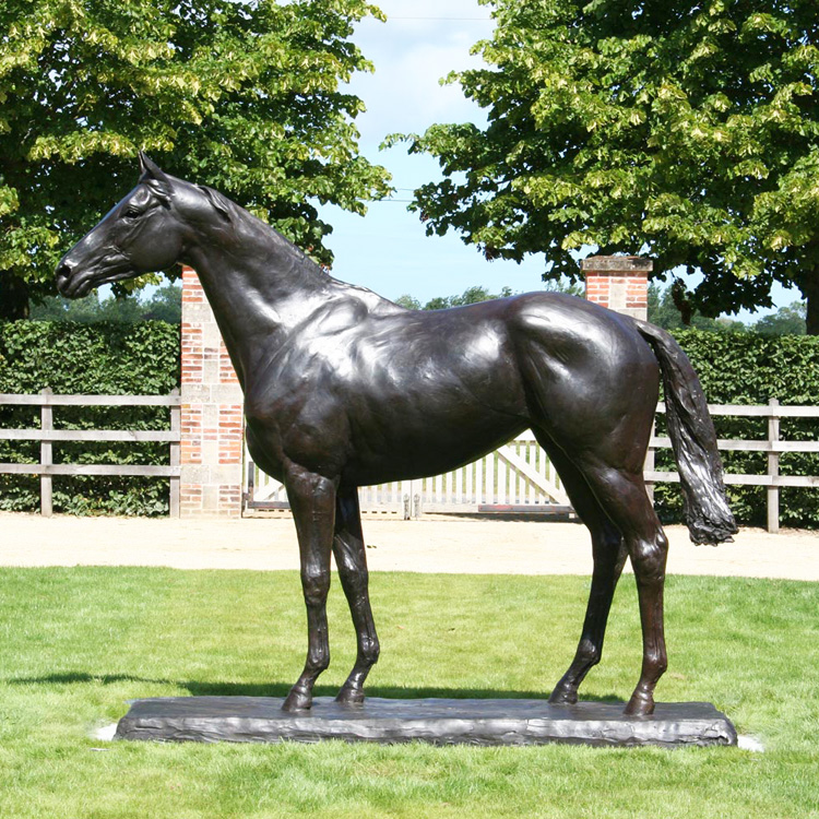 horse sculpture (2)