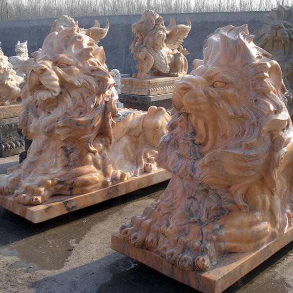 garden lion statue