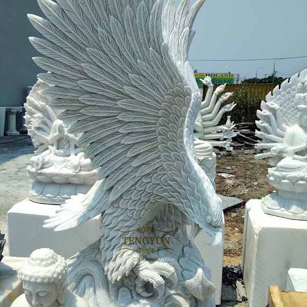 lifelike marble carving eagle statue