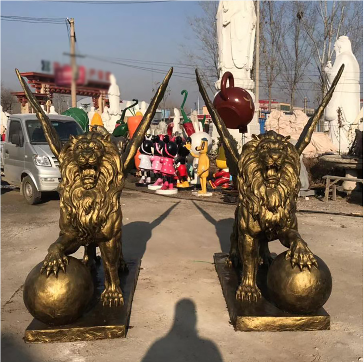 Large Size Fiberglass Pair Of Flying Lion Scu (3) 1