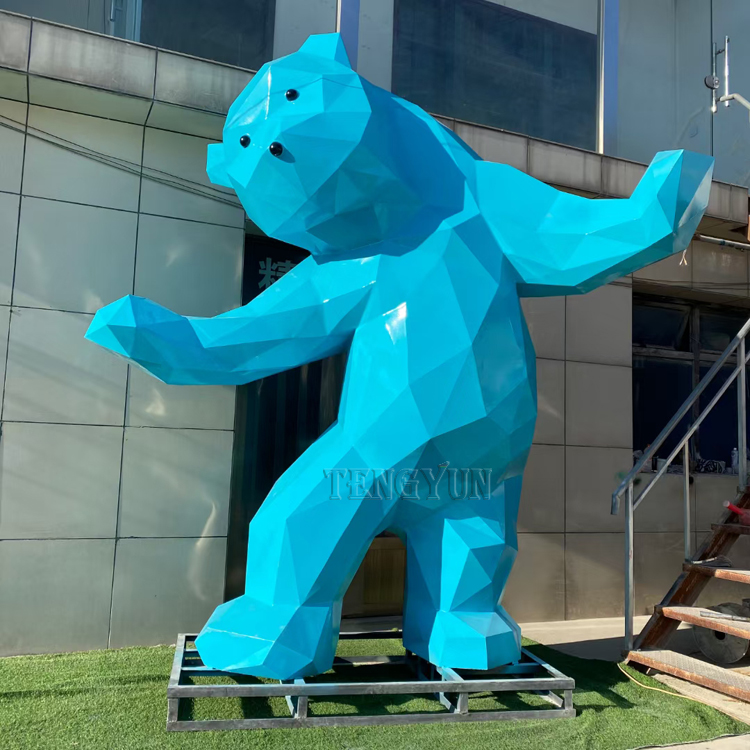https://www.firststatue.com/large-size-outdoor-metal-animal-sculptures-stainless-steel-geometric-bear-sculpture-product/