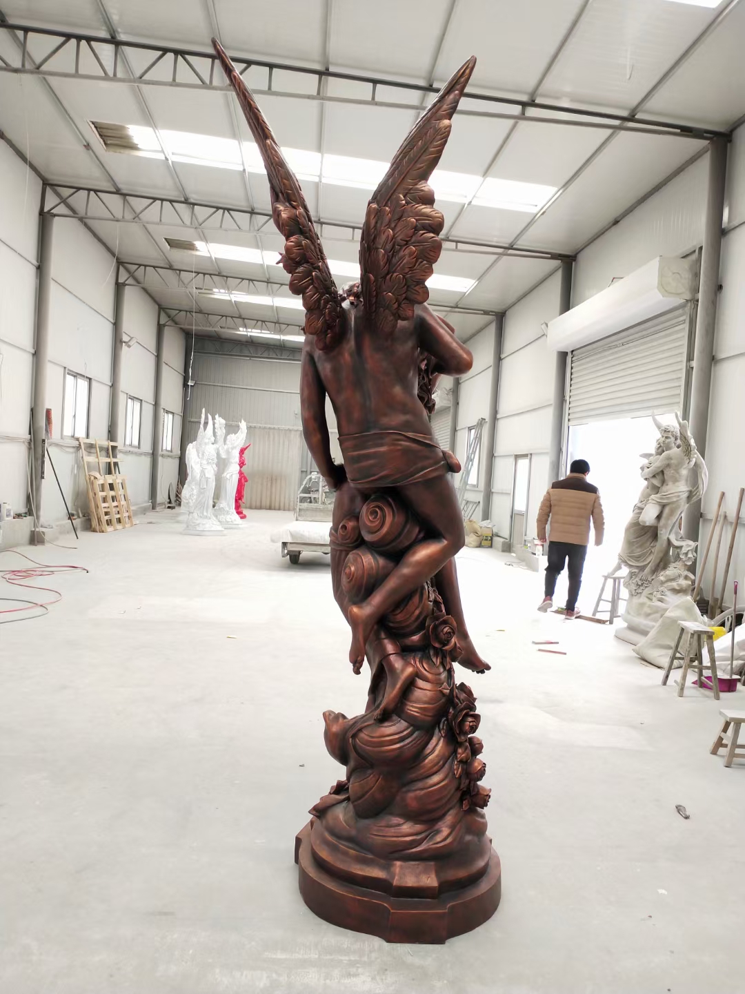 Life Size statue of angel holding woman statue beautiful indoor decor greek love kissing angel sculpture (5)