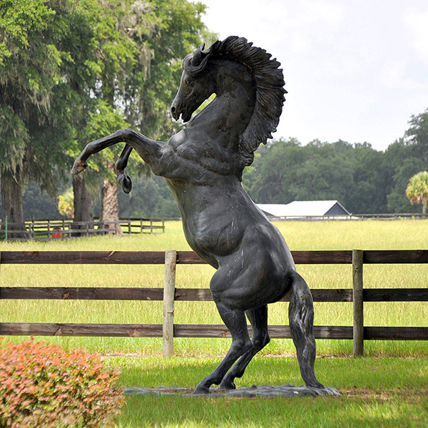https://www.firststatue.com/large-size-bronze-rearing-horse-product/