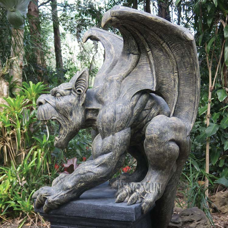 Mammals-Fantasy-mammals_Gargoyles_Giant-on-pedestal_Product-Image_V3-1000px-x-1000px