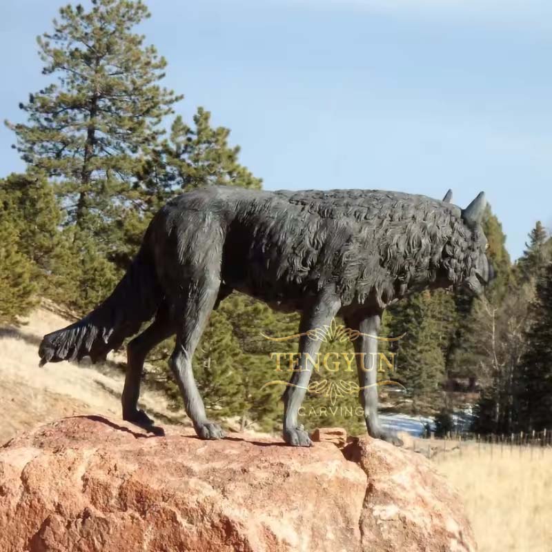 bronze wolf sculpture (4)