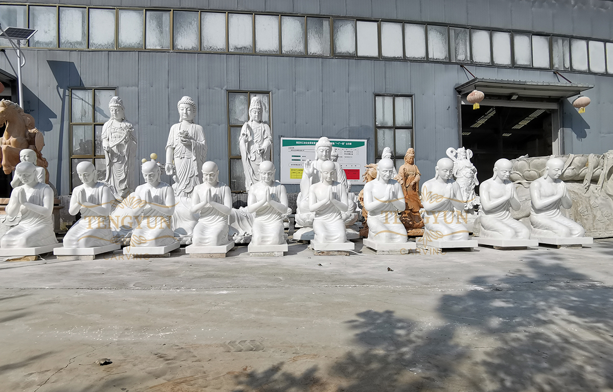 TENGYUN Designed A Group Of Modern Abstract Female Statues