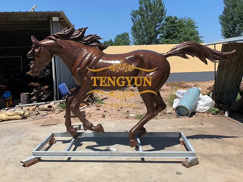 How to Choose the Perfect Large Horse Sculpture?