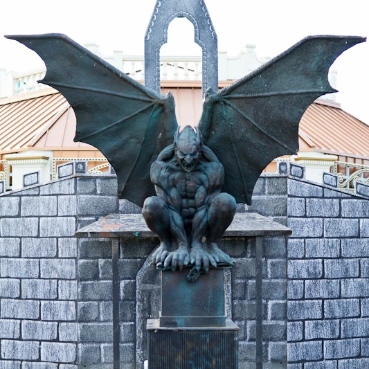 Custom Gothic Monster Sculpture Life Size Bronze Gothic Gargoyle Statue