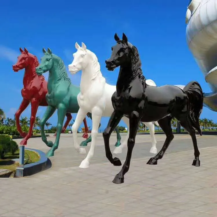 How to Choose the Perfect Large Horse Sculpture?