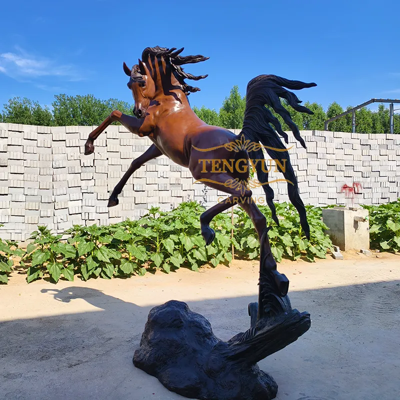 How to Choose the Perfect Large Horse Sculpture?