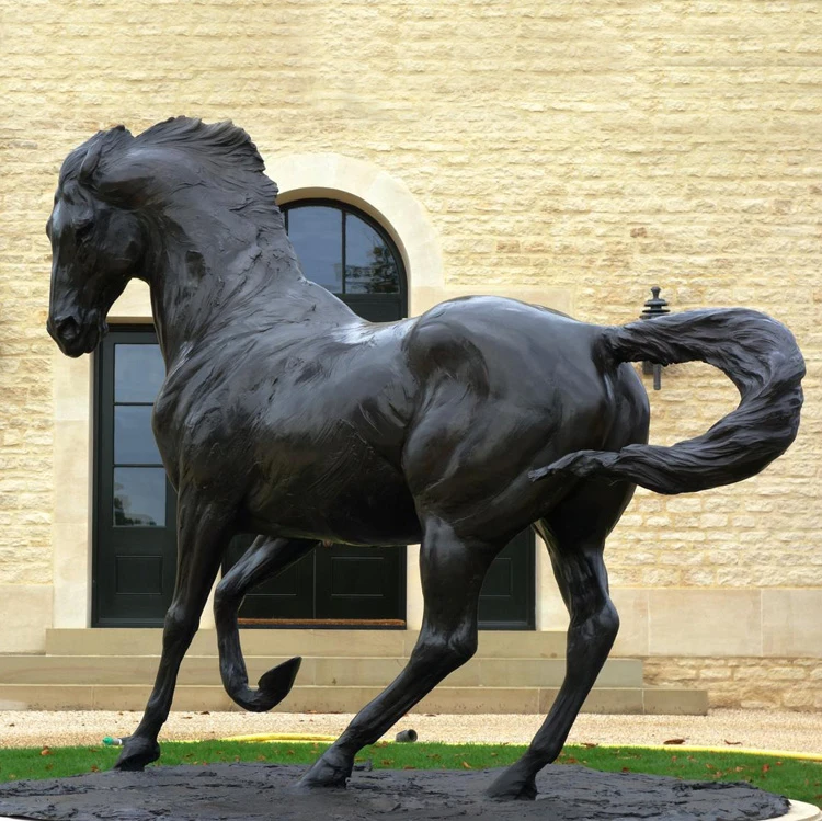 How to Choose the Perfect Large Horse Sculpture?