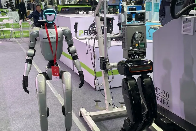 Shijiazhuang’s First Humanoid Robot Debuts at Industry Expo