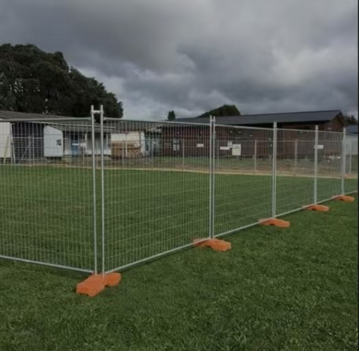 Tubular Metal Fence Weather Resistance.