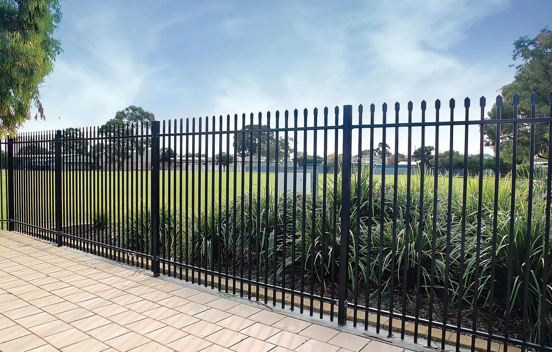 Tubular Steel Fence Hot-Dip Galvanizing