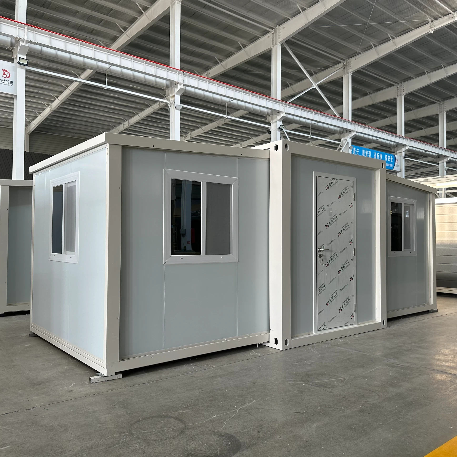 10 ft expandable folding house