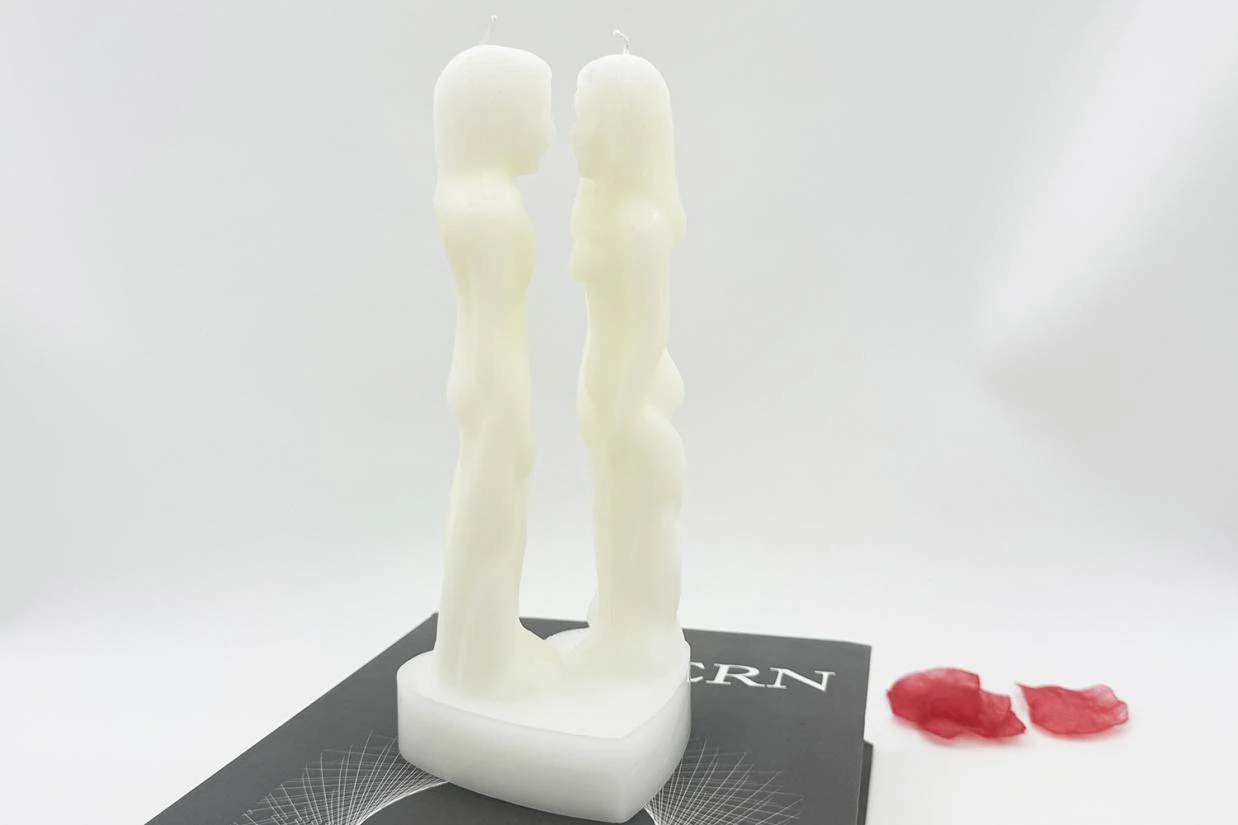 Unique Body-Shaped Candles for Artistic Appeal