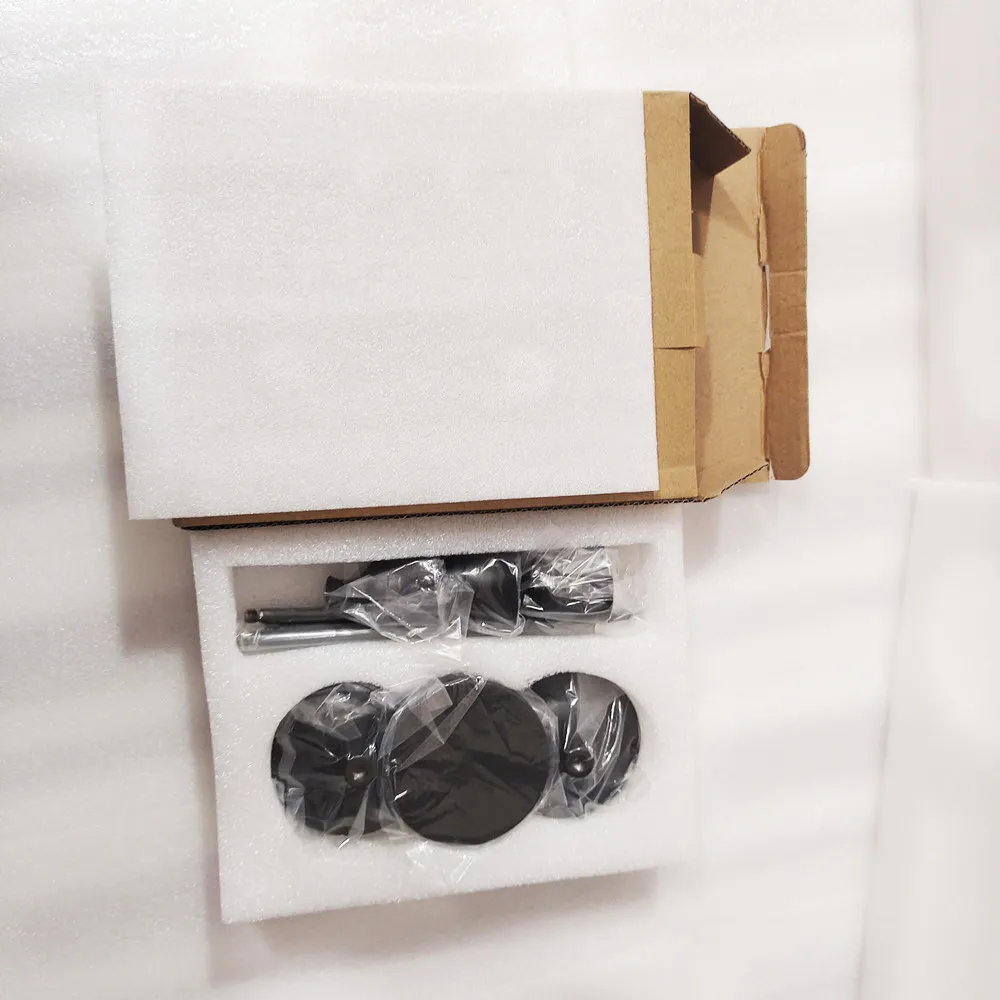 European-Style Metal Candle Holders for Elegant Homes