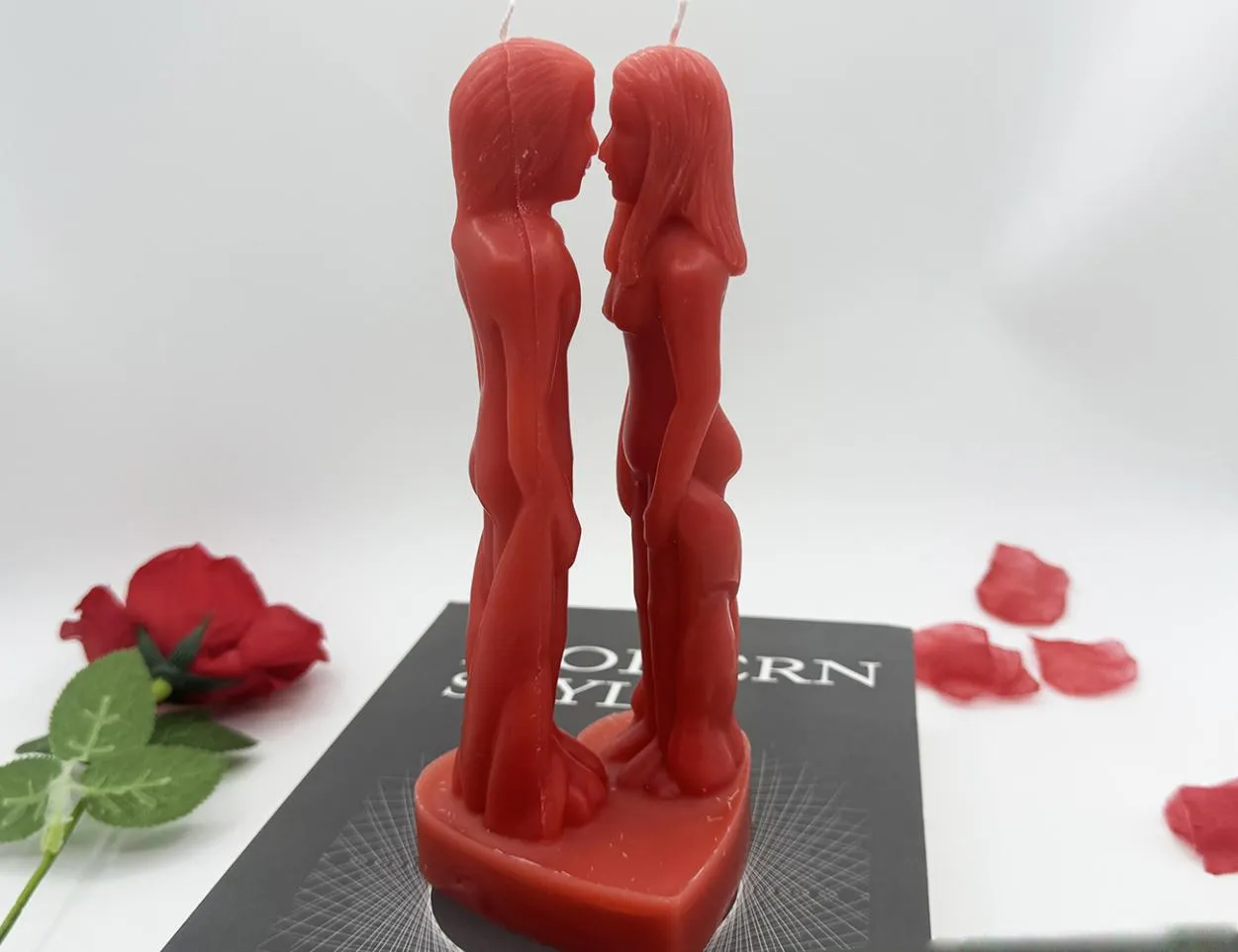 Unique Body-Shaped Candles for Artistic Appeal