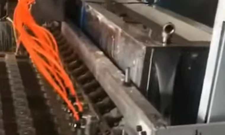 Glass Candle Production2