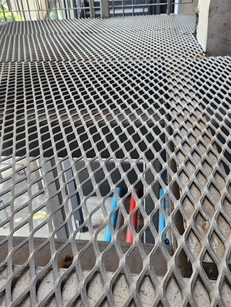 Expanded Metal Stair Grating