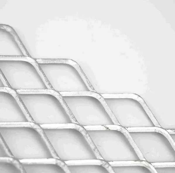 Expanded Diamond Mesh : Practical Strength for Everyday Use