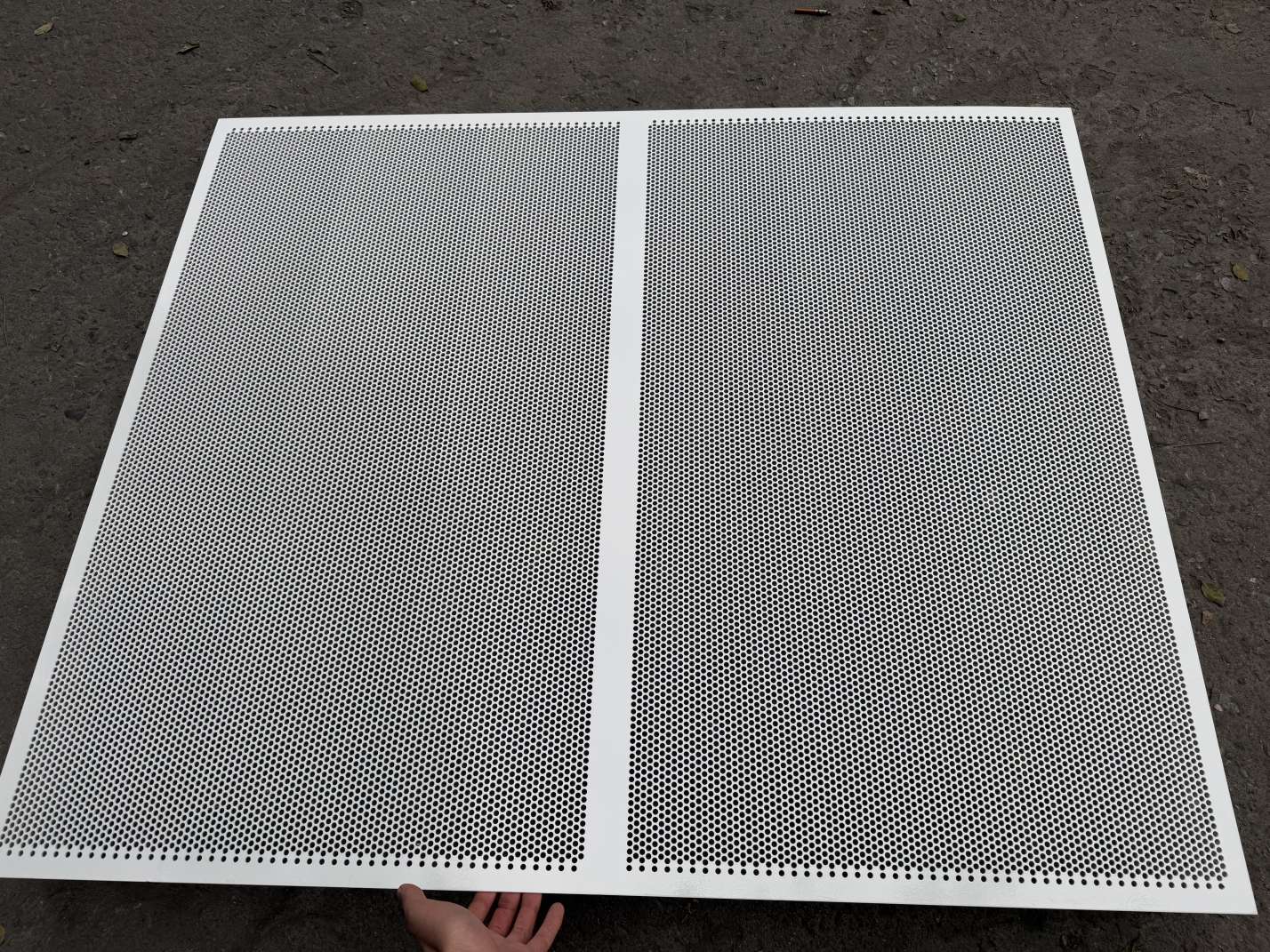 Perforated Sheet Experts: Custom SS Designs & Solutions