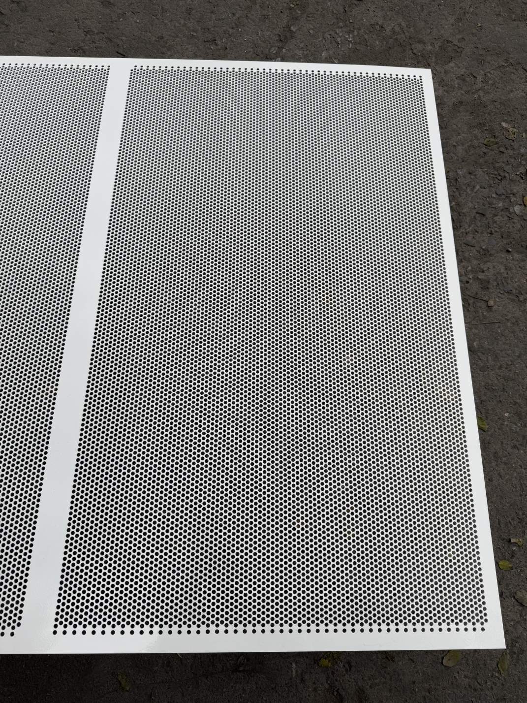 Perforated Sheet Experts: Custom SS Designs & Solutions