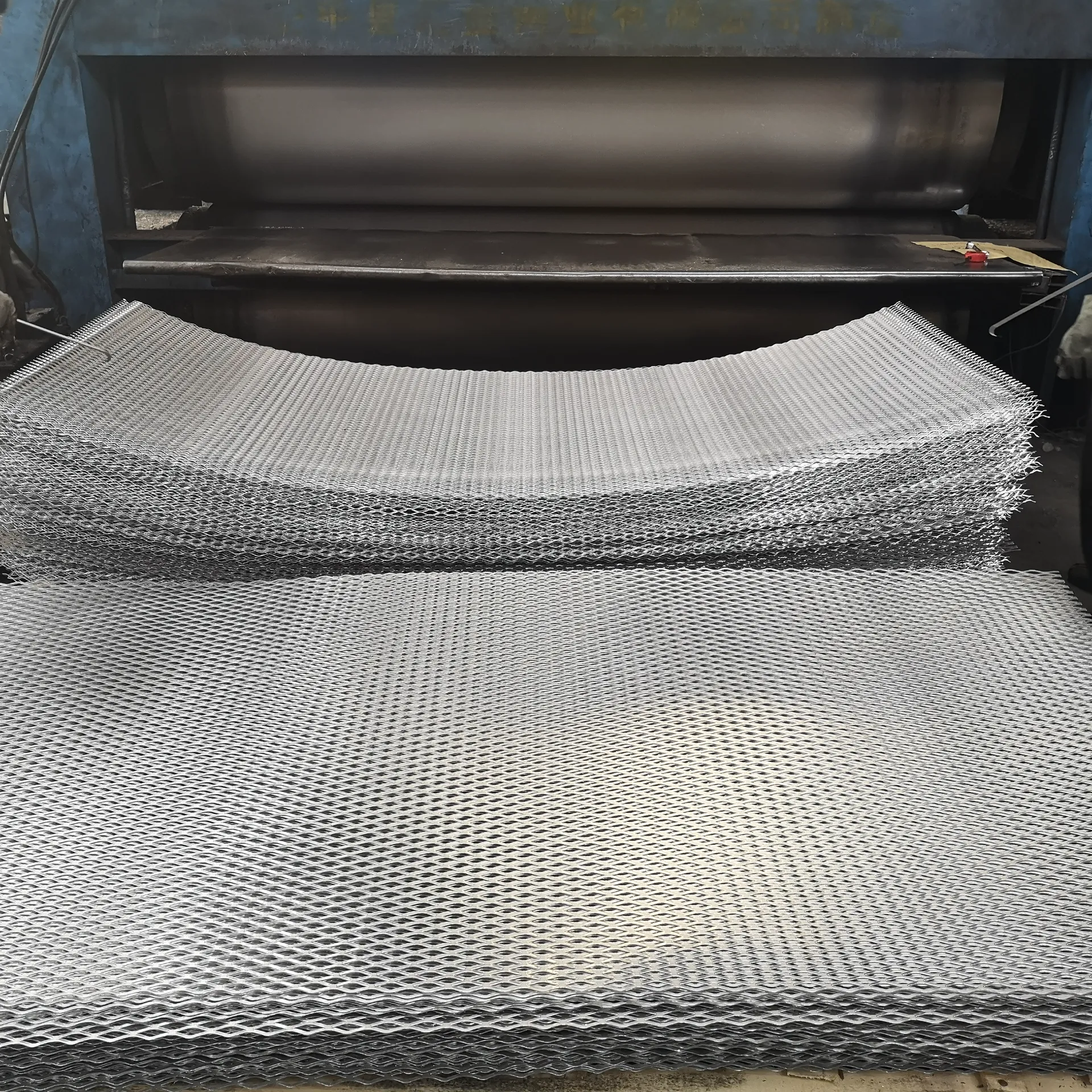 Functional Applications and Advantages of Expanded Metal Solutions