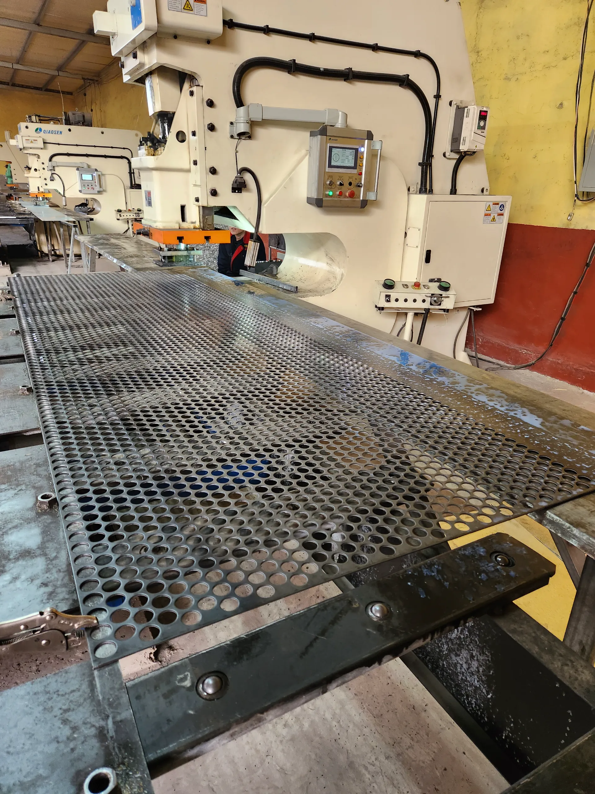 Stainless Perforated Sheet: The Ideal Choice for Architecture, Industry, and Decoration