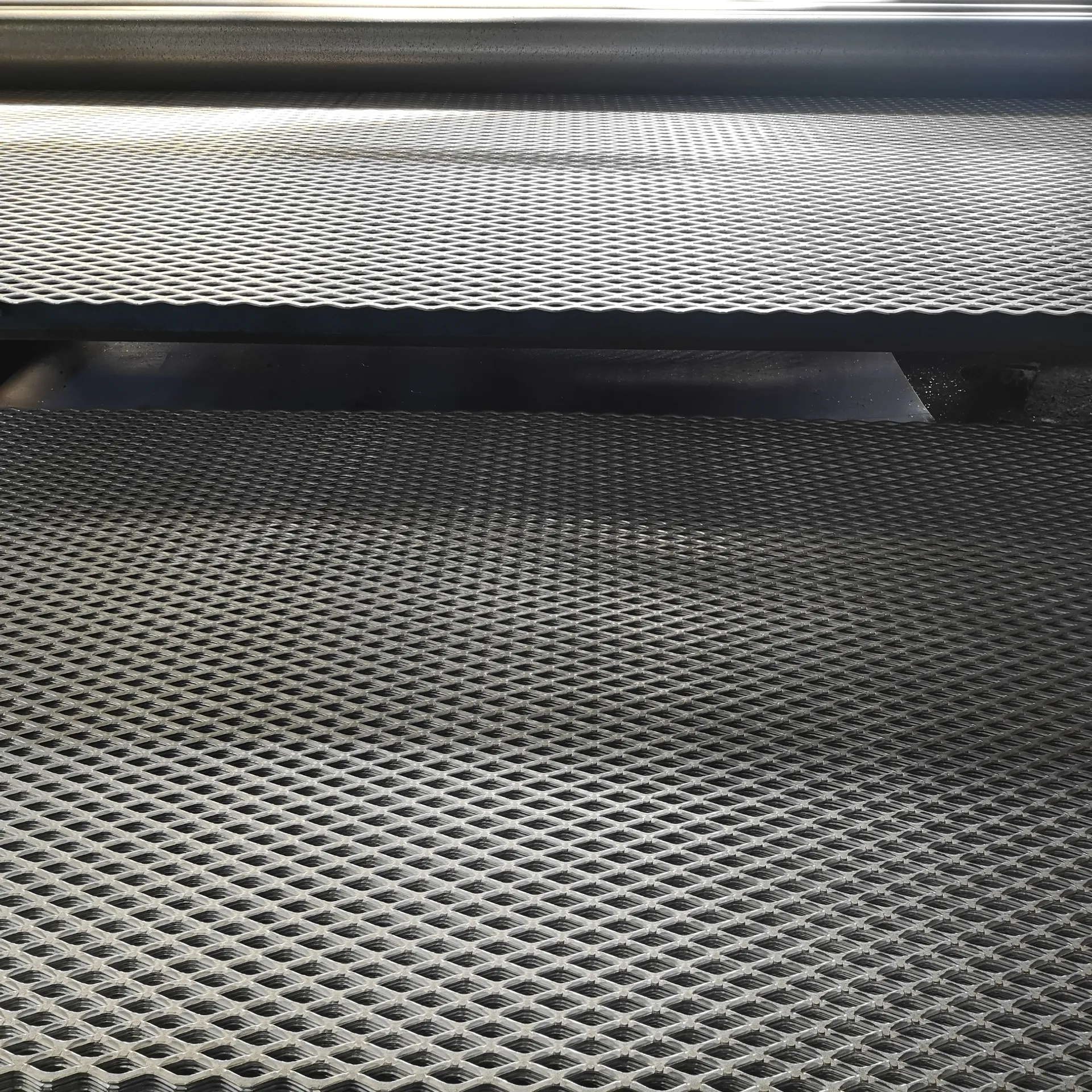 Exploring the Versatility and Applications of Raised Expanded Metal and Expanded Metal Panels