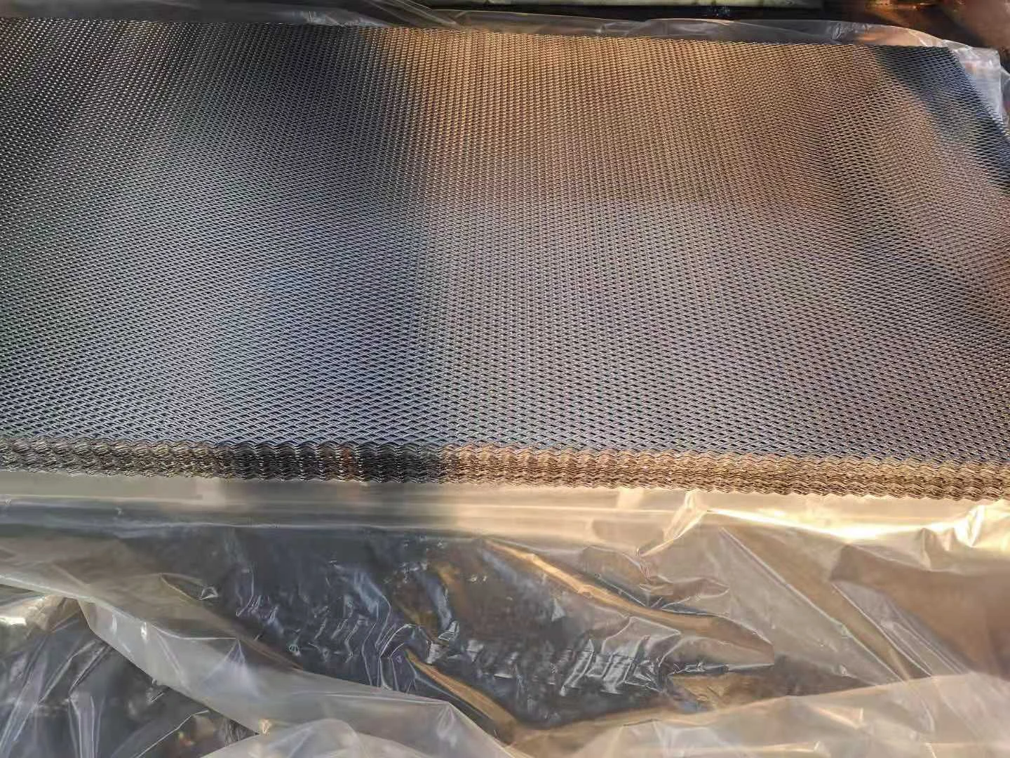 Exploring the Diverse Applications of Expanded Metal in Modern Industries