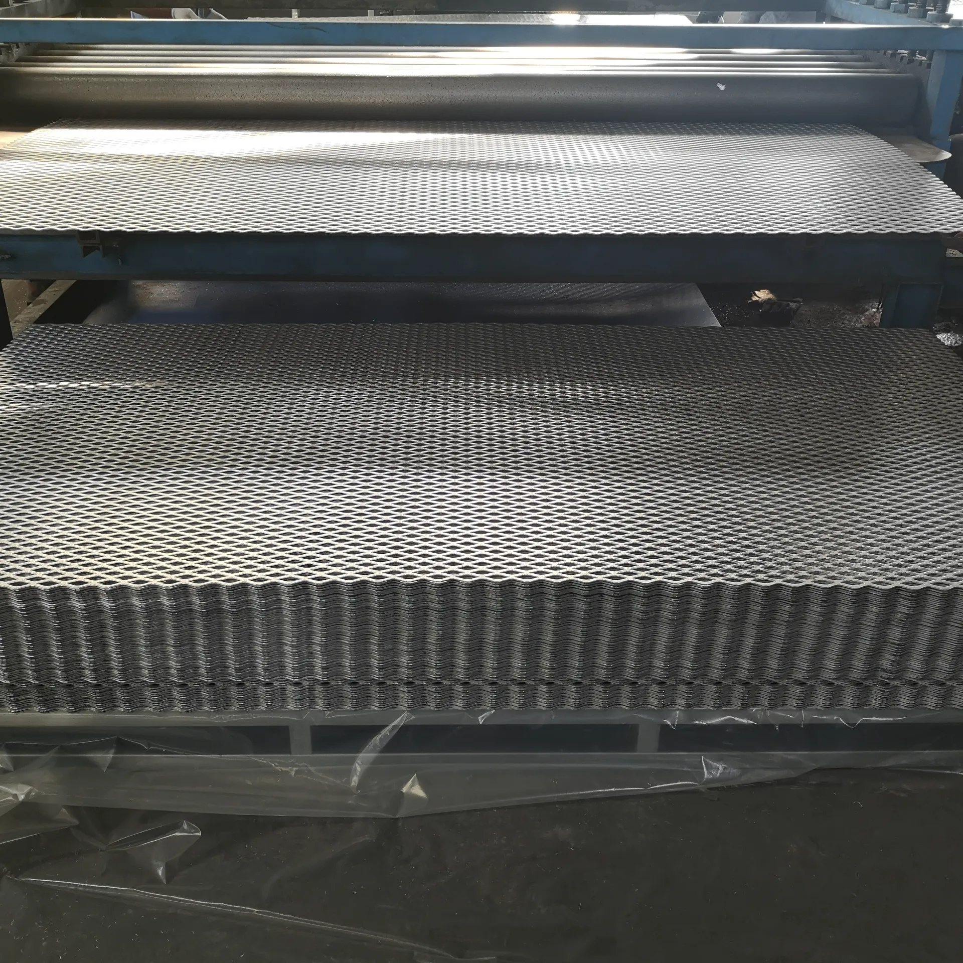 What Drives the Popularity of Expanded Metal in Modern Design and Industry?