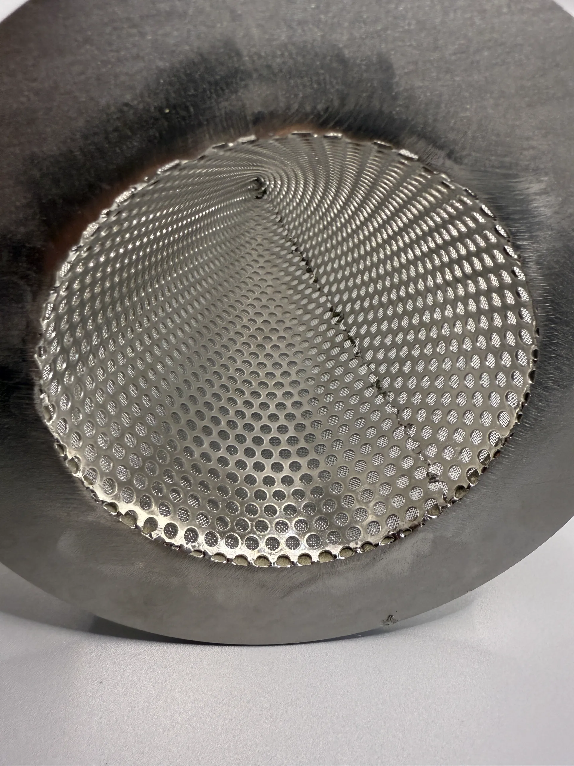 Rainwater Filter Mesh: Balancing Efficient Filtering and Stable Flow Rate