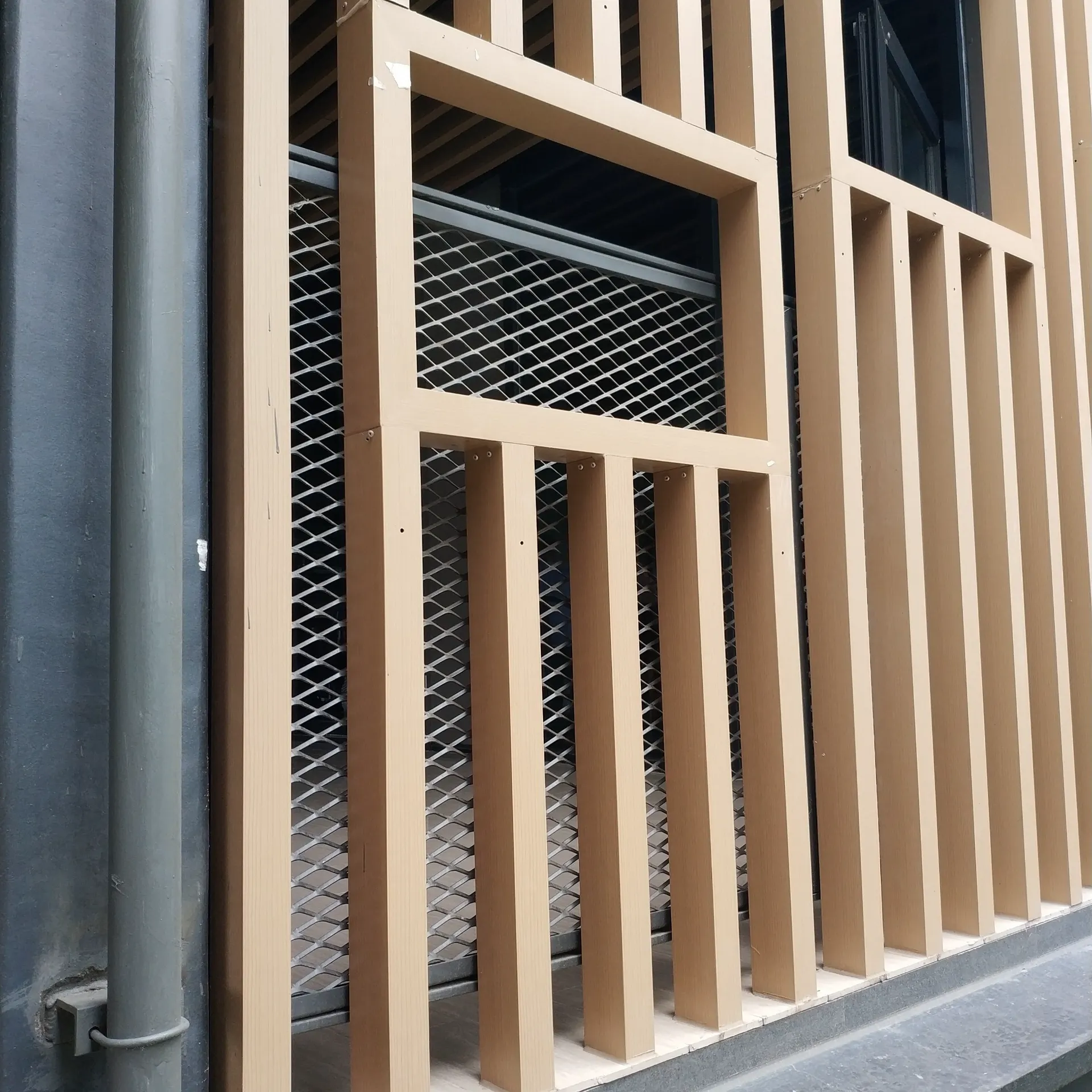 Unveiling the Diverse Uses of Expanded Metal Sheets in Industrial and Architectural Projects