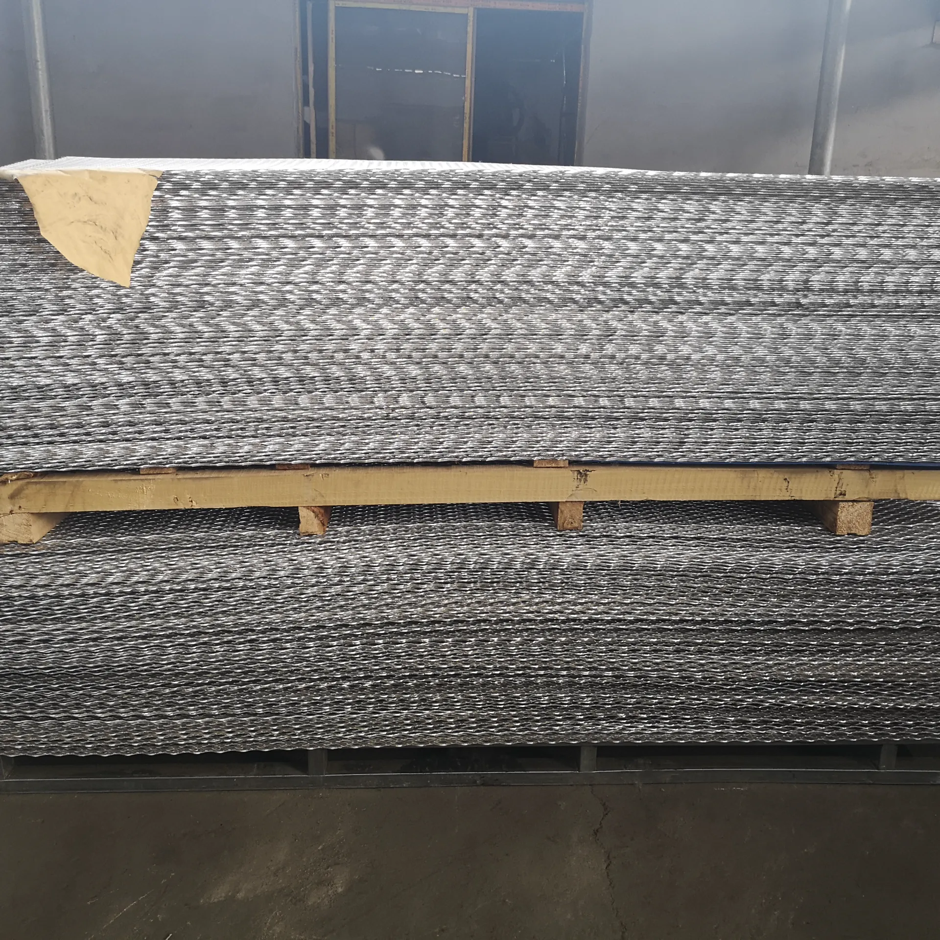 What Drives the Popularity of Expanded Metal in Modern Design and Industry?