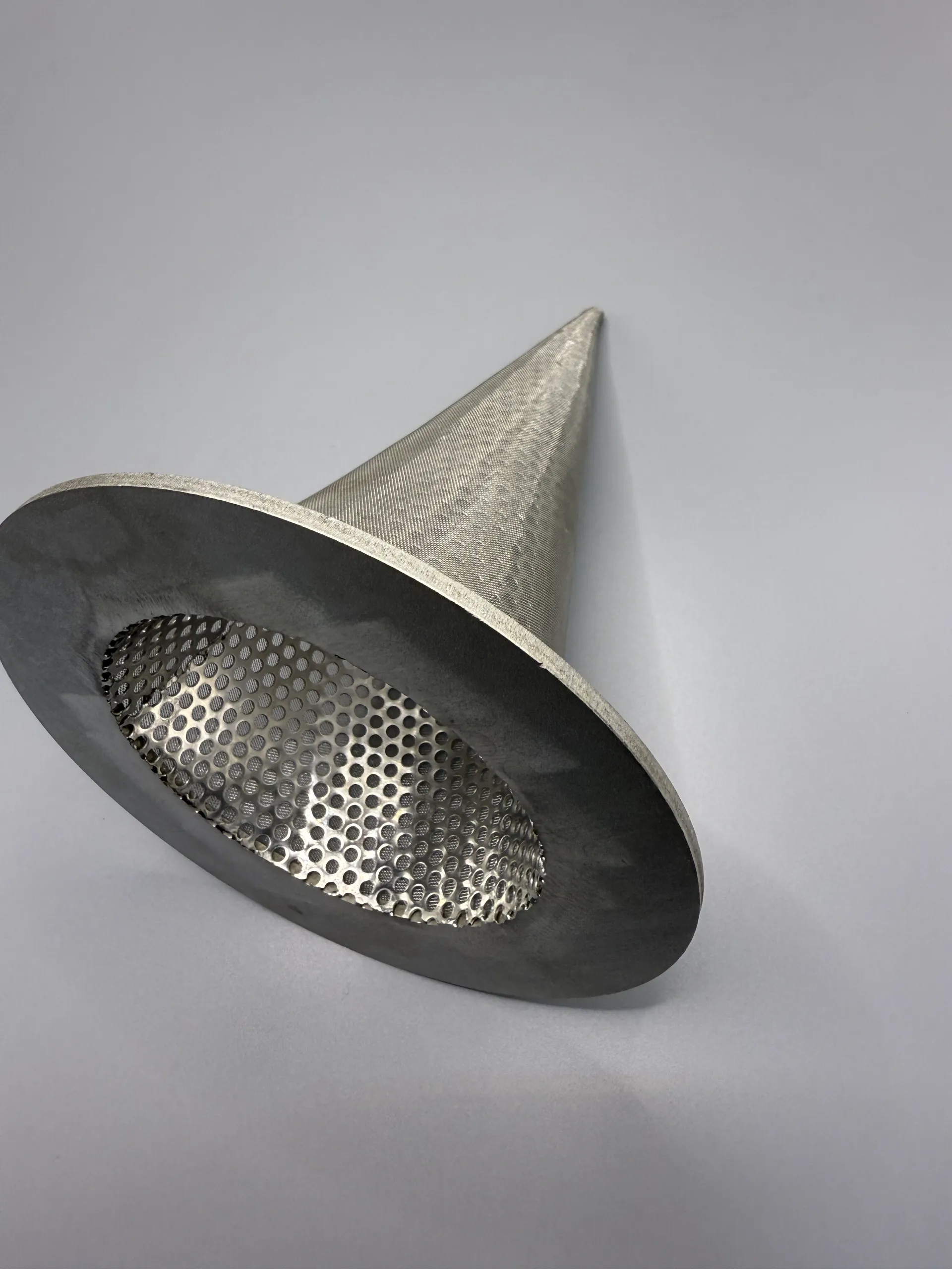 Rainwater Filter Mesh: Balancing Efficient Filtering and Stable Flow Rate