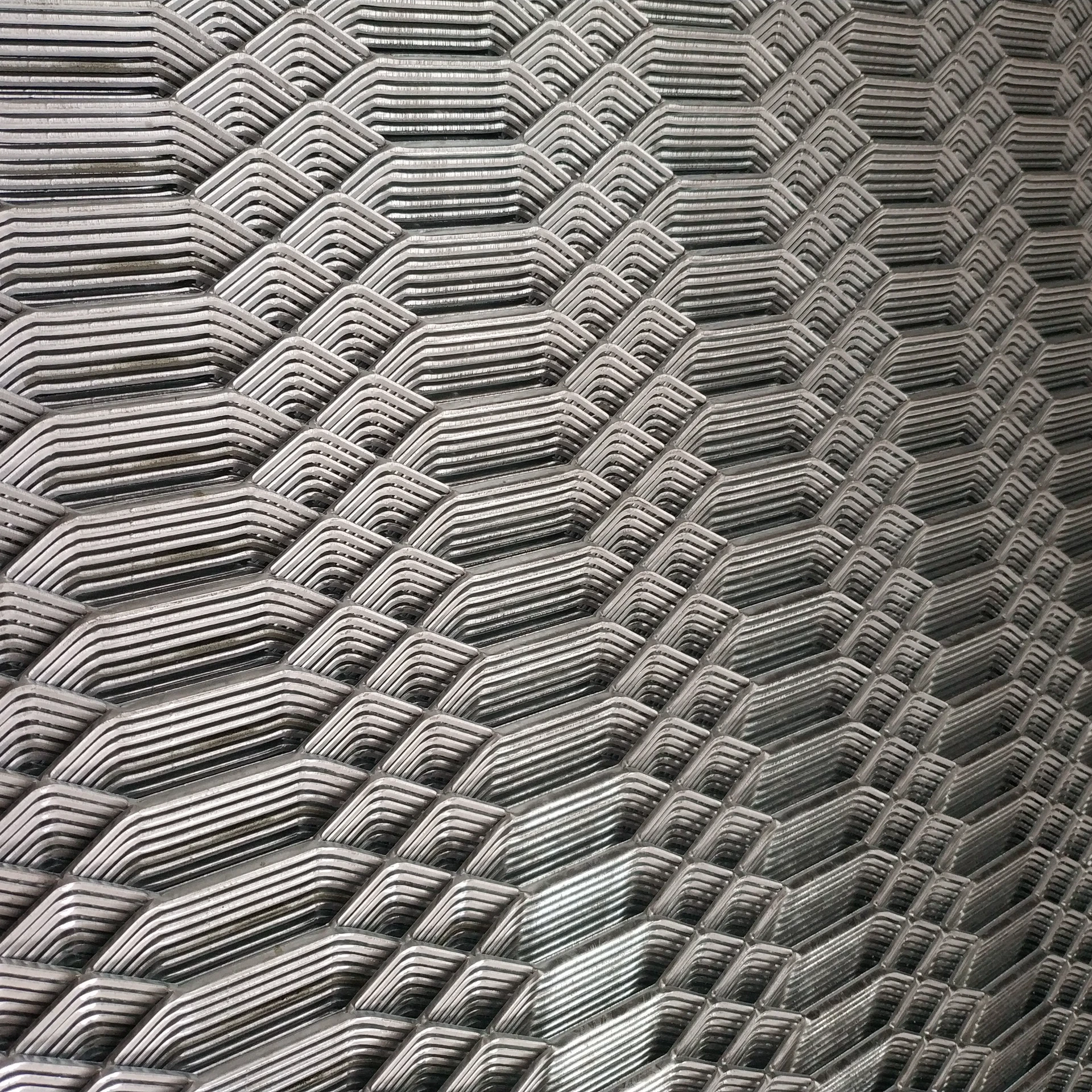 Functional Applications and Advantages of Expanded Metal Solutions