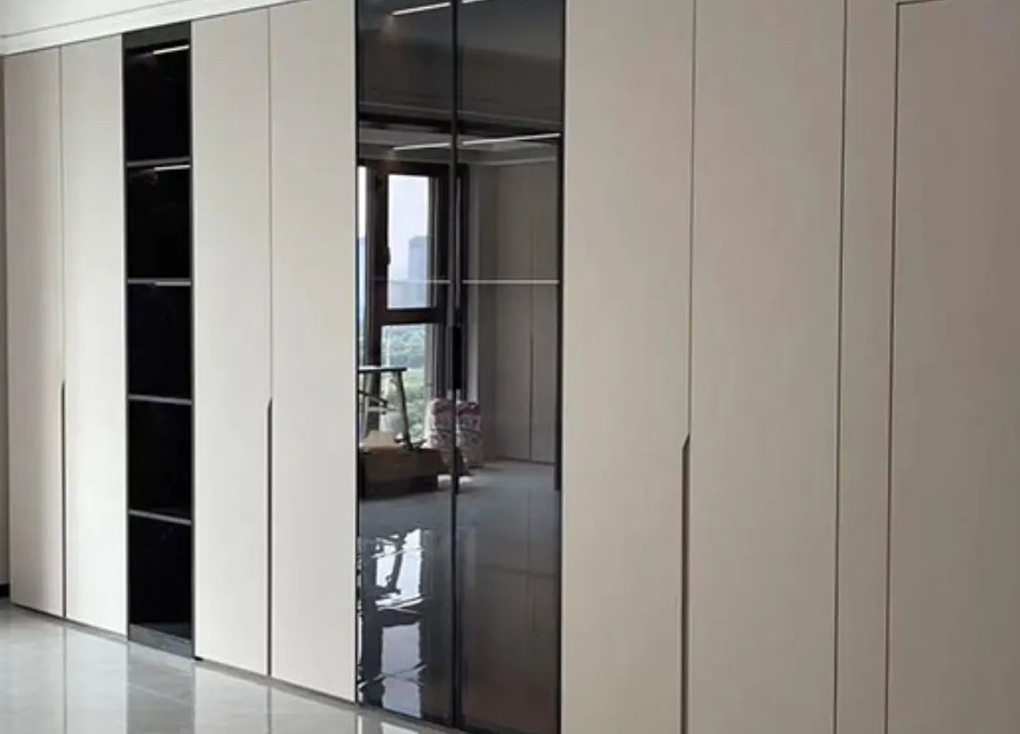 Quarter Cut Veneer Sheets And Their Distinctive Grain Patterns